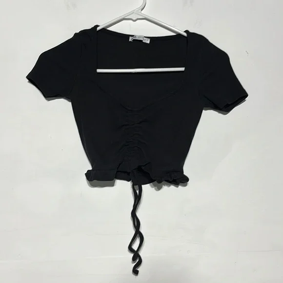 ZARA Black Cinched Front V-Neckline Ruffle Hem Short Sleeve Crop Top Size Small - Picture 1 of 8
